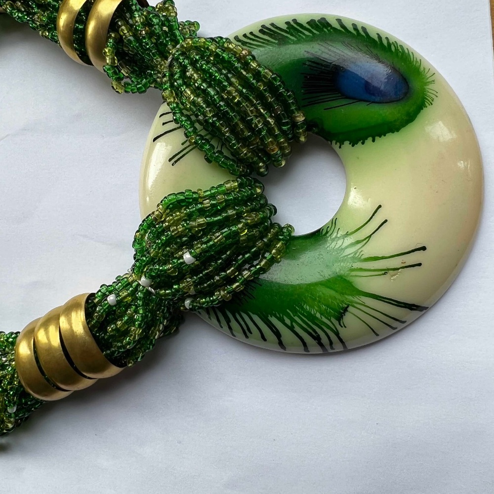 Colorful peacock pendent bead neckless